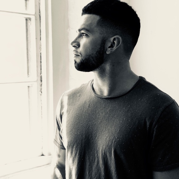 Meet your Posher, Tayler - Picture 1 of 1